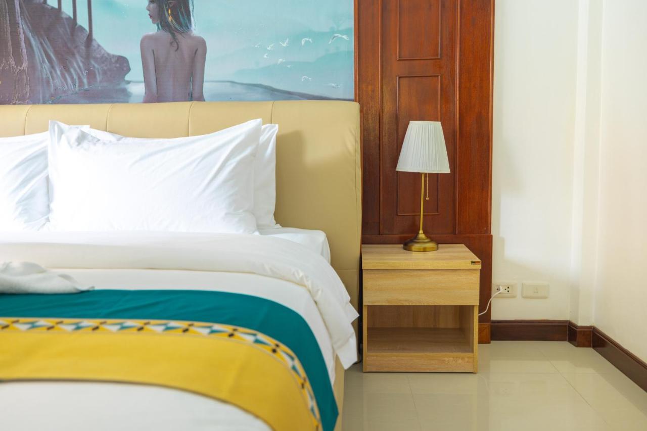 Phuket Kana International Hotel普吉岛卡娜国际酒店 Rawai Bagian luar foto