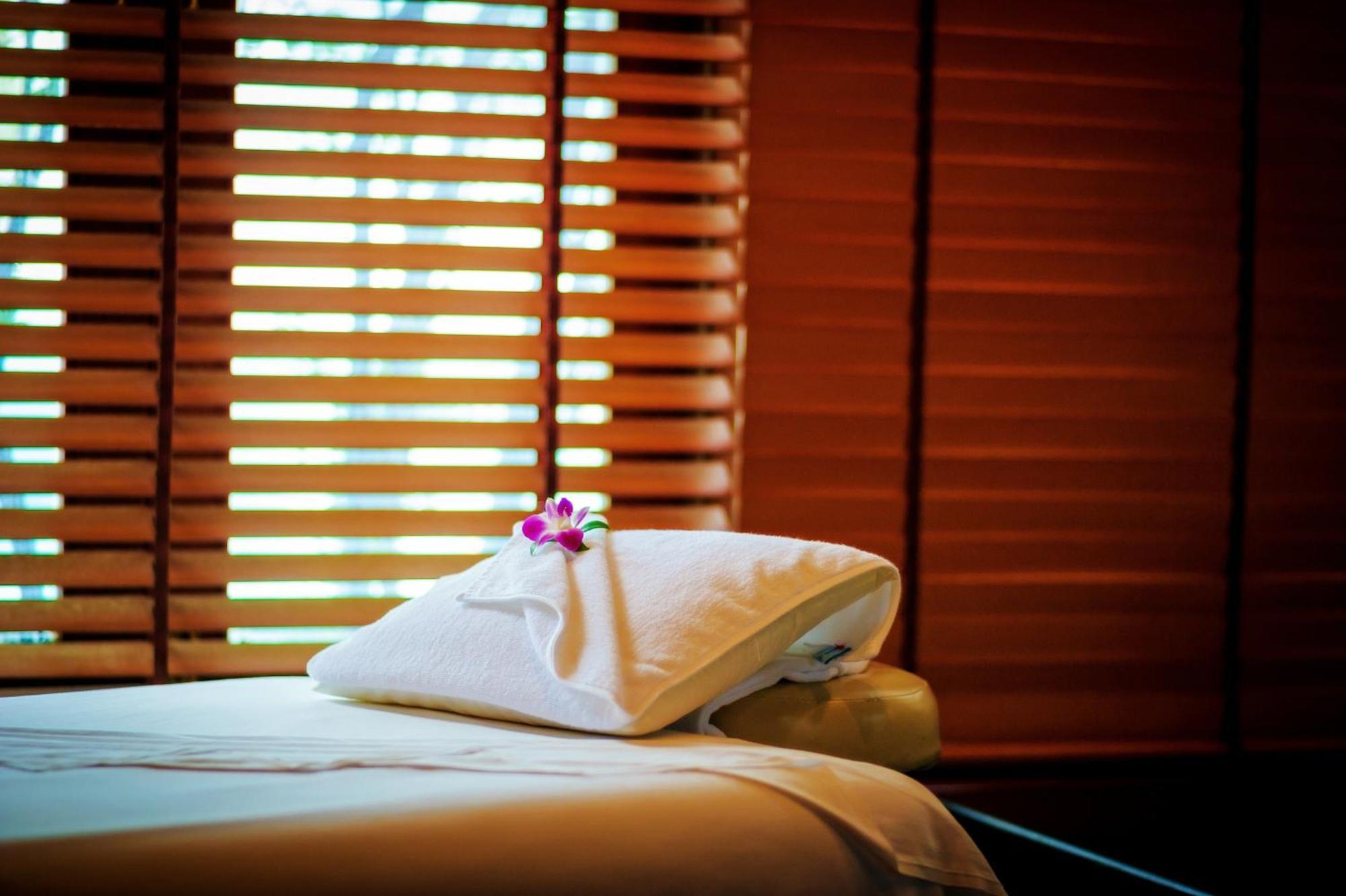 Phuket Kana International Hotel普吉岛卡娜国际酒店 Rawai Bagian luar foto